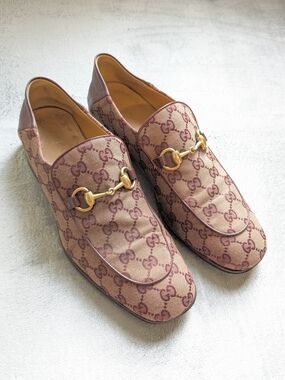 Gucci Men’s Horsebit Loafer in Beige and Mauve Burgundy 9.5 US